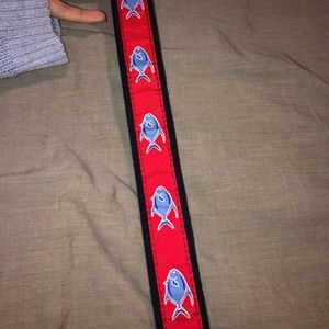 Vineyard vines belt